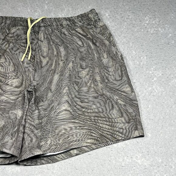 Lululemon Pace Breaker Shorts Mens Size Large Yellow Inseam 7 in No Liner - Picture 5 of 11